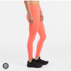 SOLD | Arcteryx Essent women leggings 26”